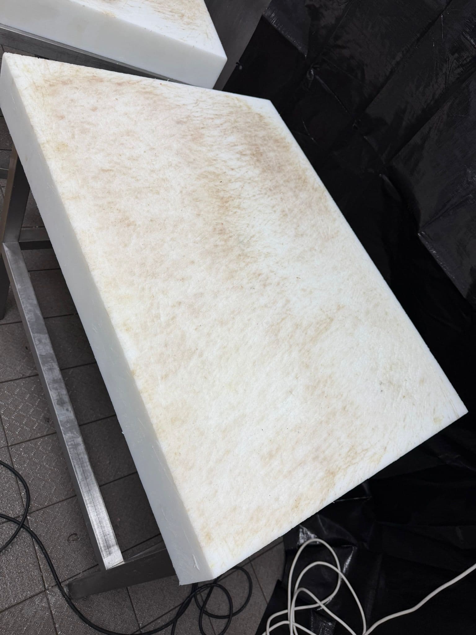 Planche en bois avant restauration